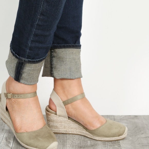 Bella Marie Shoes - Round Toe Espadrille Wedge Low Platform Sandals